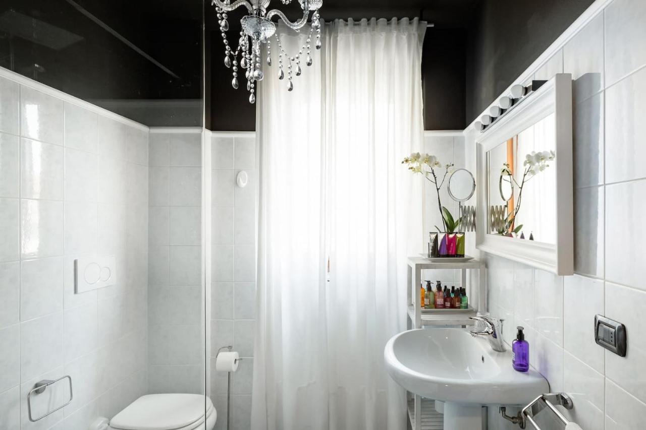 Golden Suite Apartment & Day Use Милано Екстериор снимка