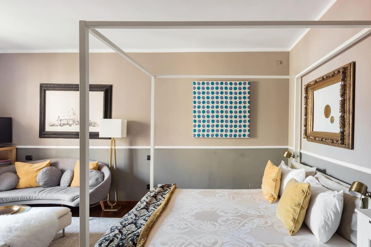 Golden Suite Apartment & Day Use Милано Екстериор снимка