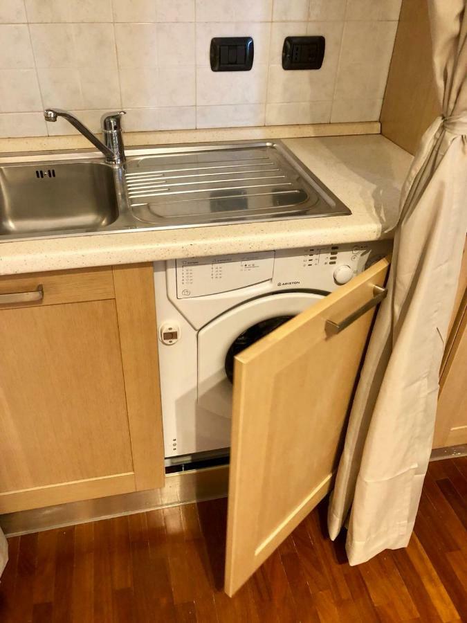Golden Suite Apartment & Day Use Милано Екстериор снимка