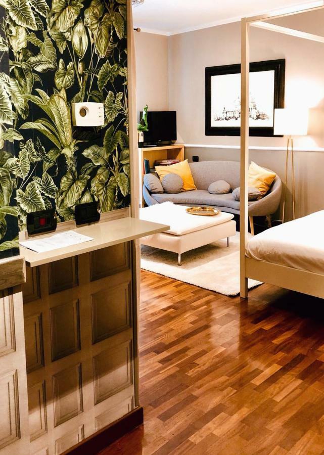 Golden Suite Apartment & Day Use Милано Екстериор снимка